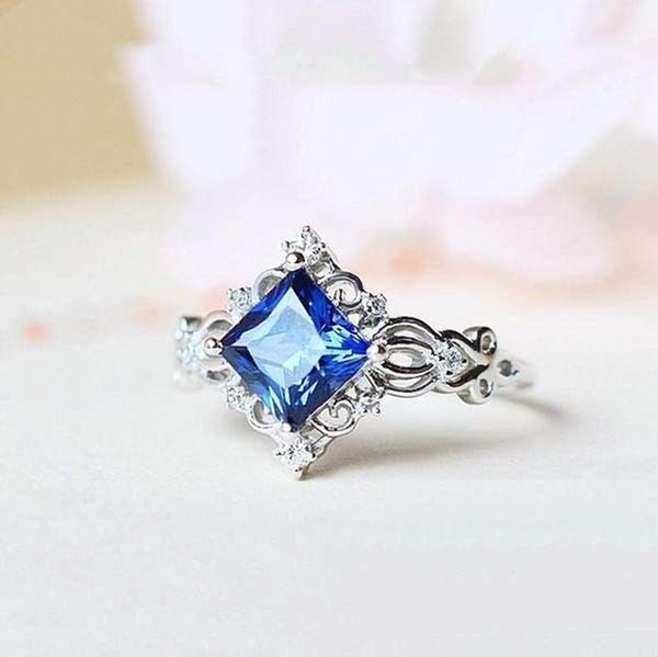 wish the new elegant women's ring princess pattern sapphire ring female accessories, Golden;silver
wish the new elegant women's ring princess pattern sapphire ring female accessories, Golden;silver