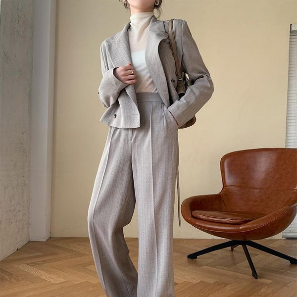 spiral yarn with simple but elegant chic early autumn the new 2020 shoulders brief paragraph suit female fashion, White
spiral yarn with simple but elegant chic early autumn the new 2020 shoulders brief paragraph suit female fashion, White