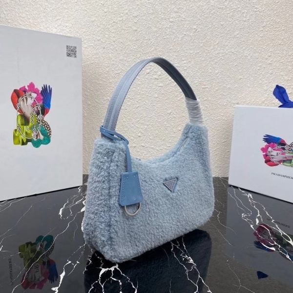 2021 trend design women's bag fashion designer bag new shoulder net casual portable women's leather bag square sling.
2021 trend design women's bag fashion designer bag new shoulder net casual portable women's leather bag square sling.