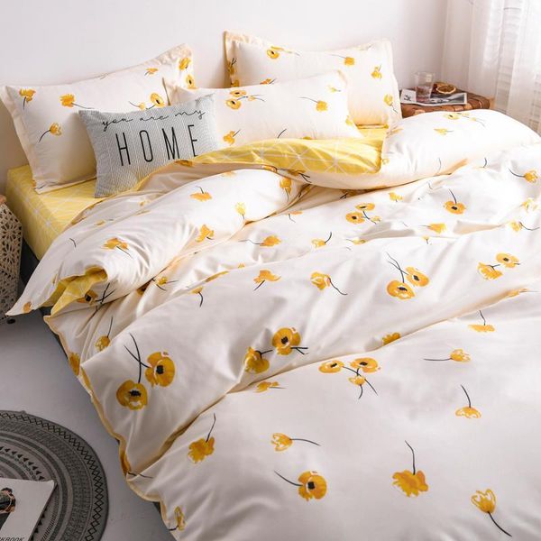 denim linen quilt bedding spring and autumn dormitory girl heart small yellow three-piece set1
denim linen quilt bedding spring and autumn dormitory girl heart small yellow three-piece set1