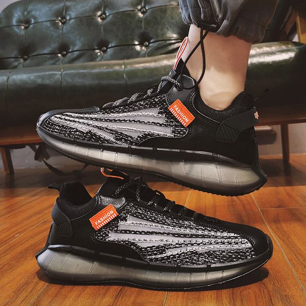 2021 breathable men running shoes tripe white black three colors mens walking shoes trainers zapatos trend fashion chaussures 40-45
2021 breathable men running shoes tripe white black three colors mens walking shoes trainers zapatos trend fashion chaussures 40-45
