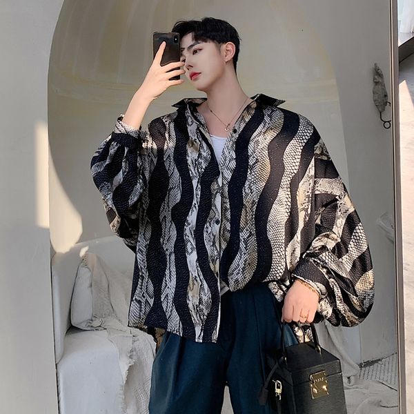 2021 New Spring Snake Skin Designer Retro Sexy Bat Wide Edition Men's Shirt Popular Long-sleeve Shirt. IU6Z, Black
2021 New Spring Snake Skin Designer Retro Sexy Bat Wide Edition Men's Shirt Popular Long-sleeve Shirt. IU6Z, Black