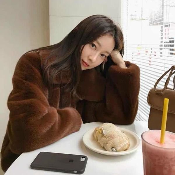 2021 women autumn winter vintage faux mink cashmere jackets lady loose long sleeve short coat female casual solid outerwear e2961, Black
2021 women autumn winter vintage faux mink cashmere jackets lady loose long sleeve short coat female casual solid outerwear e2961, Black