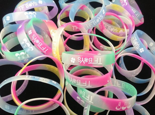 bracelet randomly send glow in the dark silicone luminous beautifully sports bracelet, Golden;silver
bracelet randomly send glow in the dark silicone luminous beautifully sports bracelet, Golden;silver