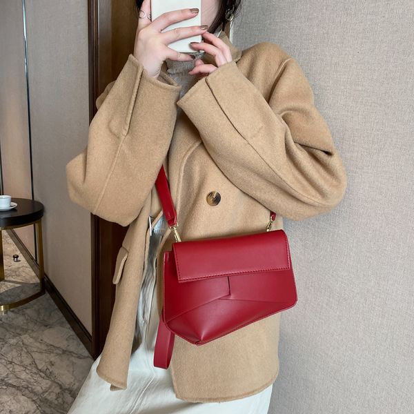 big women's new fashion large capacity tote bag in autumn and winter of 2021
big women's new fashion large capacity tote bag in autumn and winter of 2021