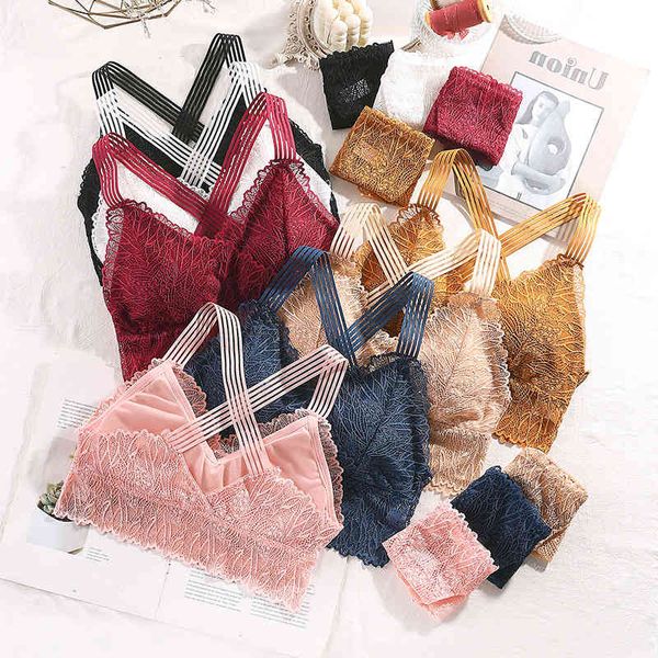 2021 beautiful back no steel ring underwear girl lace bra set with pad gathering breathable sexy, Red;black
2021 beautiful back no steel ring underwear girl lace bra set with pad gathering breathable sexy, Red;black