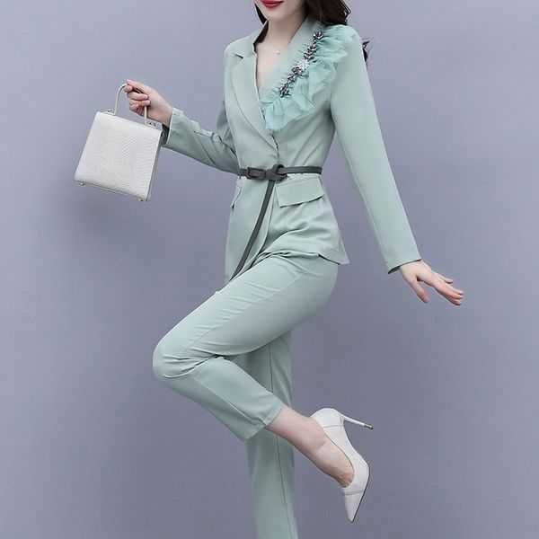 commuting temperament with diamond mesh waist closing coat thin pipe suit women's new fashion in autumn 2020 suit pants suitjacket pant, Gray
commuting temperament with diamond mesh waist closing coat thin pipe suit women's new fashion in autumn 2020 suit pants suitjacket pant, Gray