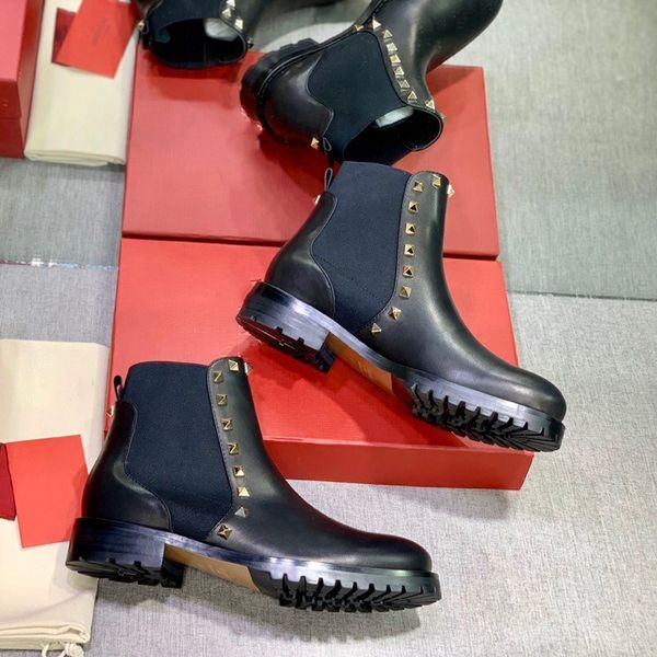 women autumn and winter plus velvet leather flat bottom british classic black rivets fashion all-match short martin boots
women autumn and winter plus velvet leather flat bottom british classic black rivets fashion all-match short martin boots