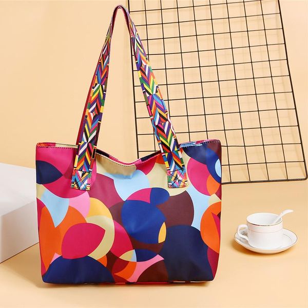 2020new all-match shoulder bag fashion camouflage nylon handbag large capacity simple tote bag shopping
2020new all-match shoulder bag fashion camouflage nylon handbag large capacity simple tote bag shopping