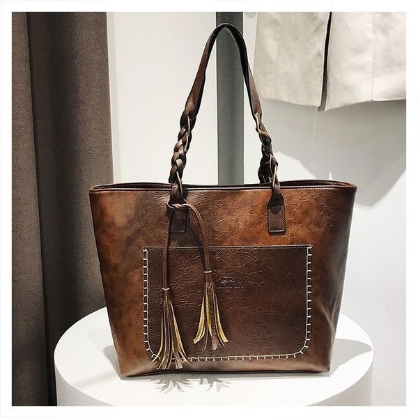 2020 women bucket bag oil wax women leather handbags big tote famous brands high capacity female shoulder bag crossbody
2020 women bucket bag oil wax women leather handbags big tote famous brands high capacity female shoulder bag crossbody