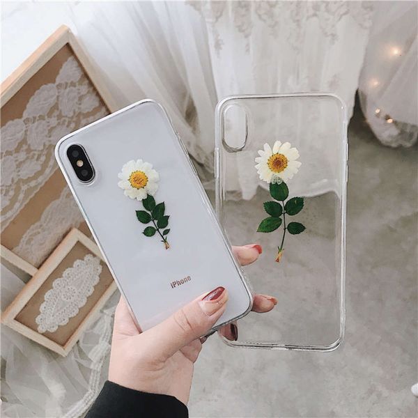 the back cover provid real dried flowers for vip, and the transparent back cover provid glue for vip x, 6, 6s, 7, 8 plus, xr, xs andvfe1
the back cover provid real dried flowers for vip, and the transparent back cover provid glue for vip x, 6, 6s, 7, 8 plus, xr, xs andvfe1