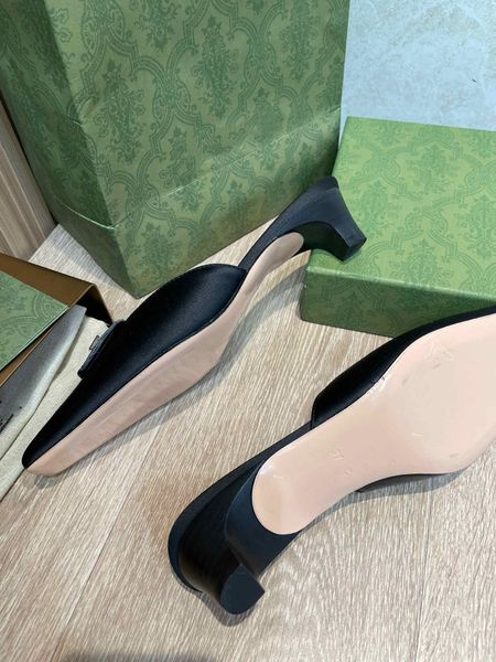 2022 early spring sandals muller slippers cat heel shoes with small square-toed shoes baotou female low-heeled half drag, Black
2022 early spring sandals muller slippers cat heel shoes with small square-toed shoes baotou female low-heeled half drag, Black