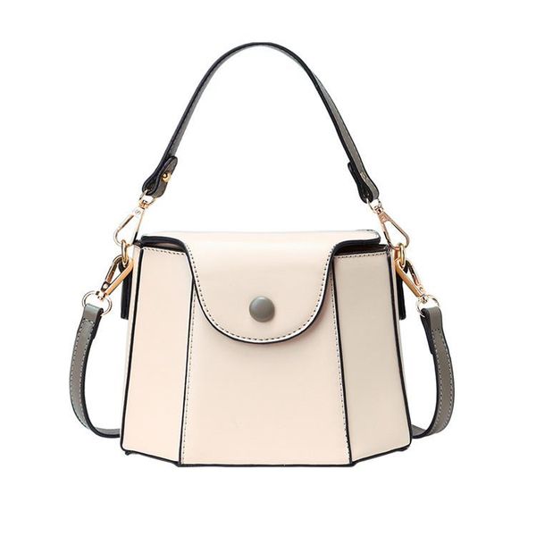 2020 luxury handbags women bag designer soft lady messenger bag fashion solid color genuine leather bucket casual vintage tote
2020 luxury handbags women bag designer soft lady messenger bag fashion solid color genuine leather bucket casual vintage tote
