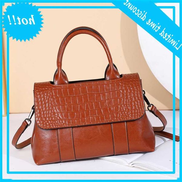 2020 new women's korean style oil wax crocodile leather carrying one shoulder messenger bag
2020 new women's korean style oil wax crocodile leather carrying one shoulder messenger bag