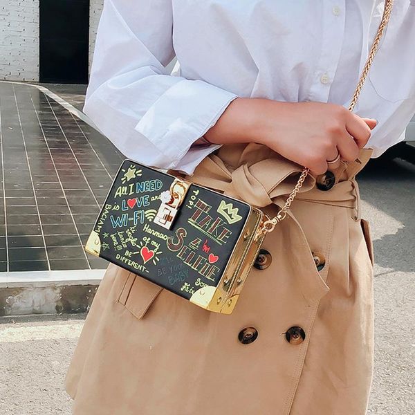 2020 woman hand bag messenger bags case package joker chain messenger small square package trend hip-hop letter shoulder
2020 woman hand bag messenger bags case package joker chain messenger small square package trend hip-hop letter shoulder