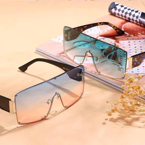 sunglasses 2021 fashion women mens oversized eye protect glasses vintage summer shades nice street eyewear lentes de sol, White;black
sunglasses 2021 fashion women mens oversized eye protect glasses vintage summer shades nice street eyewear lentes de sol, White;black
