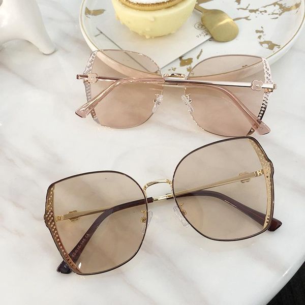ms 2020 new women sunglasses female fashion plus purple sunglasses1, White;black
ms 2020 new women sunglasses female fashion plus purple sunglasses1, White;black