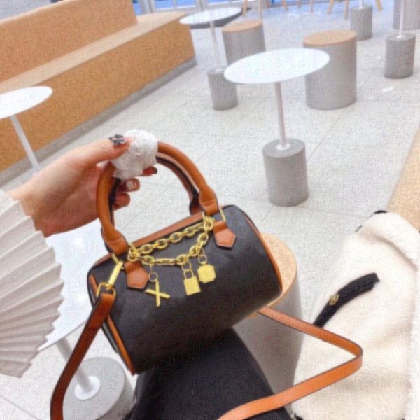fashion women handbags fashion cross body bags women totes one-shoulder bags lady mini messenger bag wallet letter printing
fashion women handbags fashion cross body bags women totes one-shoulder bags lady mini messenger bag wallet letter printing