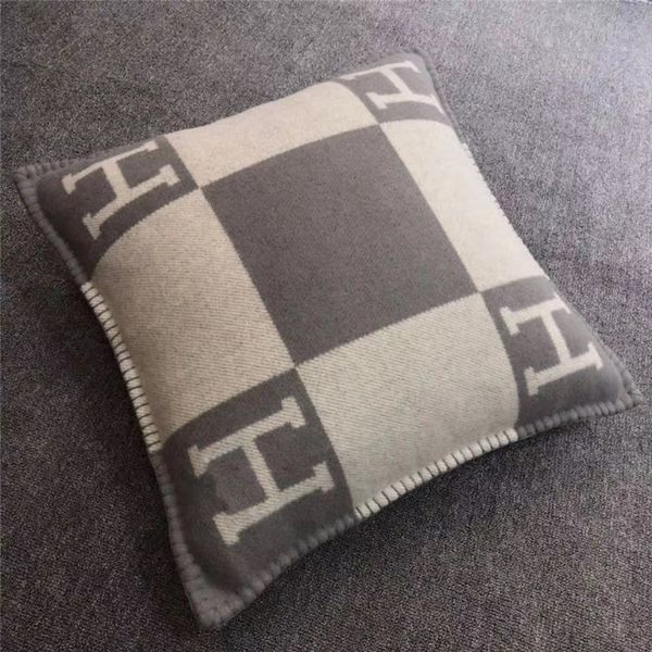 new smelov fashion vintage fleece pillowcase letter h brand european pillow cover covers wool throw luxury pillowcases 45x45cm 65x65cm
new smelov fashion vintage fleece pillowcase letter h brand european pillow cover covers wool throw luxury pillowcases 45x45cm 65x65cm