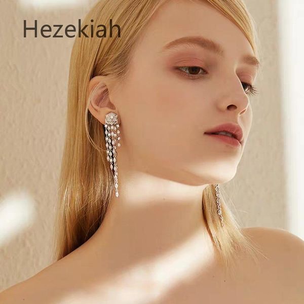 hezekiah s925 tremella needle tassels rose earrings luxury fashion high-end temperament lady eardrop twinkle celebrities ing, Golden
hezekiah s925 tremella needle tassels rose earrings luxury fashion high-end temperament lady eardrop twinkle celebrities ing, Golden