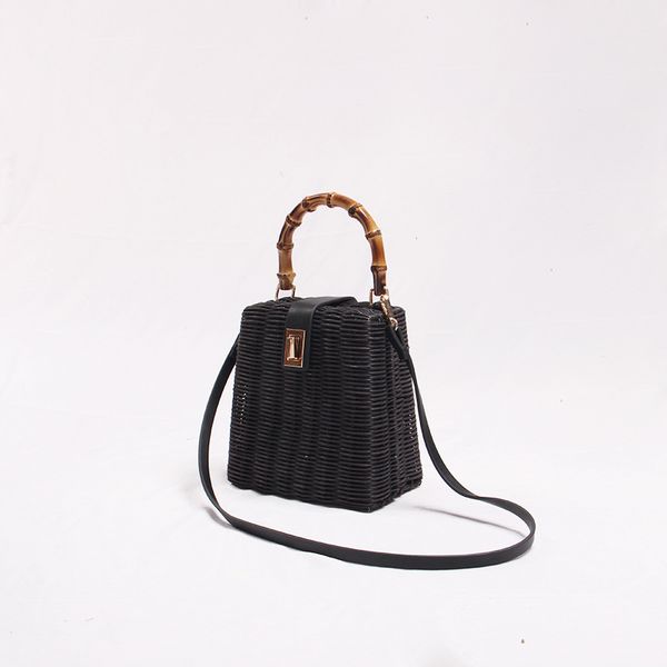 new rattan bag straw bag ins portable bamboo festival woven oblique across the seaside resort beach
new rattan bag straw bag ins portable bamboo festival woven oblique across the seaside resort beach