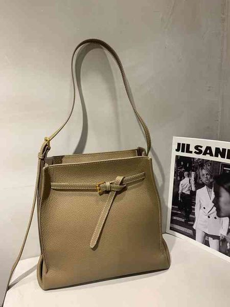 australian minority 22oroton new litchi pattern cowhide women's one shoulder messenger commuter square bucket bag
australian minority 22oroton new litchi pattern cowhide women's one shoulder messenger commuter square bucket bag