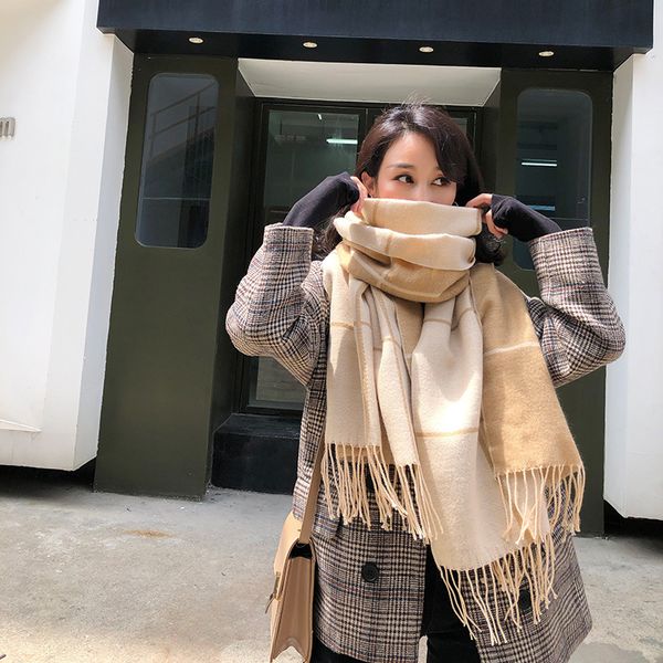 220*70 big size gray plaid scarf for women winter shawl female pashmina ladies tippet scarf warp women winter blanket scarves 201224, Blue;gray
220*70 big size gray plaid scarf for women winter shawl female pashmina ladies tippet scarf warp women winter blanket scarves 201224, Blue;gray