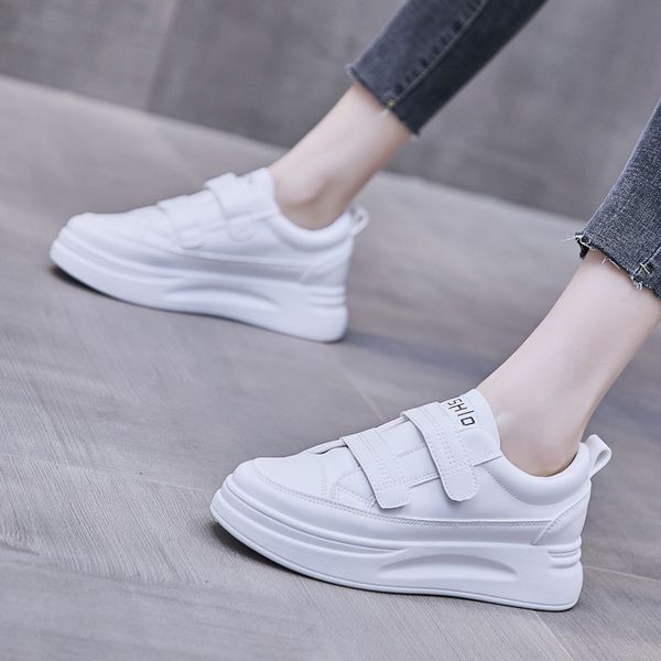 2021 black white spring womens sports shoes flat comfortable non-slip casual shoes small white shoes size 36-40
2021 black white spring womens sports shoes flat comfortable non-slip casual shoes small white shoes size 36-40