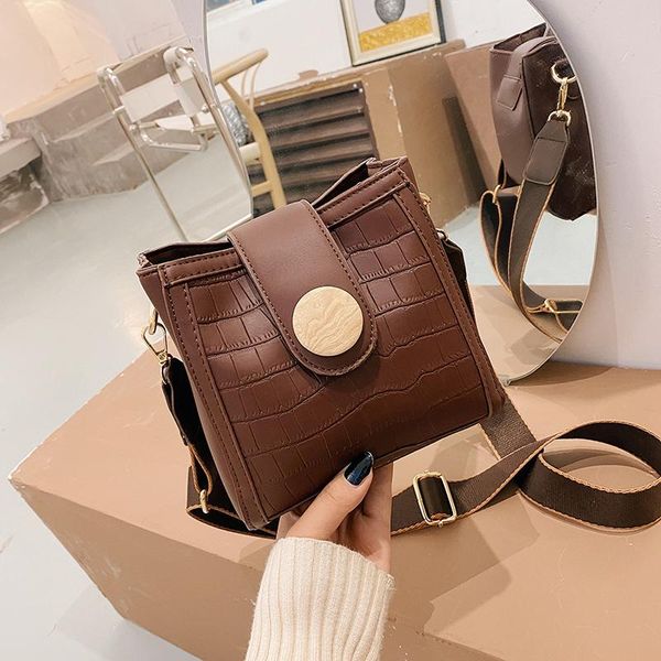 vintage alligator baguette shape bag luxury leather handbag 2020 new fashion shoulder bag womens messenger crossbody bags sac
vintage alligator baguette shape bag luxury leather handbag 2020 new fashion shoulder bag womens messenger crossbody bags sac