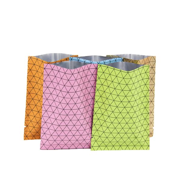 100 pcs/lot color grid cosmetic mask bulk food packaging pouches with tear notch tea candy gift heat sealed foil bag q1218
100 pcs/lot color grid cosmetic mask bulk food packaging pouches with tear notch tea candy gift heat sealed foil bag q1218