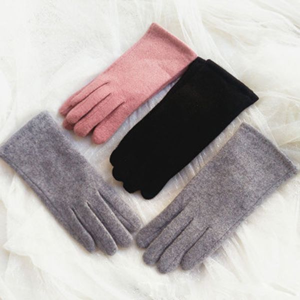 winter women' cashmere touch screen elegant pearl wool embroidery velvet thick full finger warm driving gloves k42, Blue;gray
winter women' cashmere touch screen elegant pearl wool embroidery velvet thick full finger warm driving gloves k42, Blue;gray