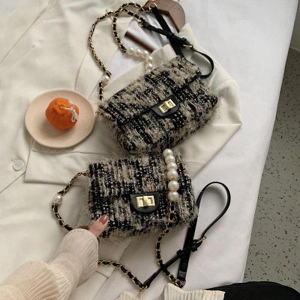 tweed shoulder square bag for ladies 2020 fashion pearls handbag faux fur sac a main chic chain twist-lock luxury crossbody bags
tweed shoulder square bag for ladies 2020 fashion pearls handbag faux fur sac a main chic chain twist-lock luxury crossbody bags