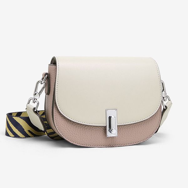 2020 new arrival woman message bag with shoulder strap elegant female fashion bags shoulder bags c0121
2020 new arrival woman message bag with shoulder strap elegant female fashion bags shoulder bags c0121