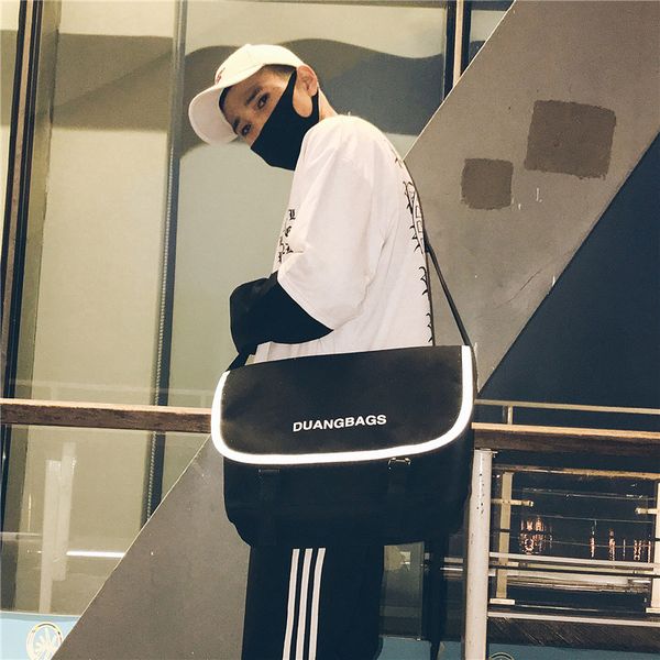 dead flying reflective postman men and women, ulzzang yuansuo crossbar bag, student schoolbag, chaopai one shoulder straddle bag c1111