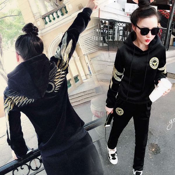 2020 new autumn and winter gold velvet sports korean plush thickened hoodie fashion two piece women's suit, Gray
2020 new autumn and winter gold velvet sports korean plush thickened hoodie fashion two piece women's suit, Gray