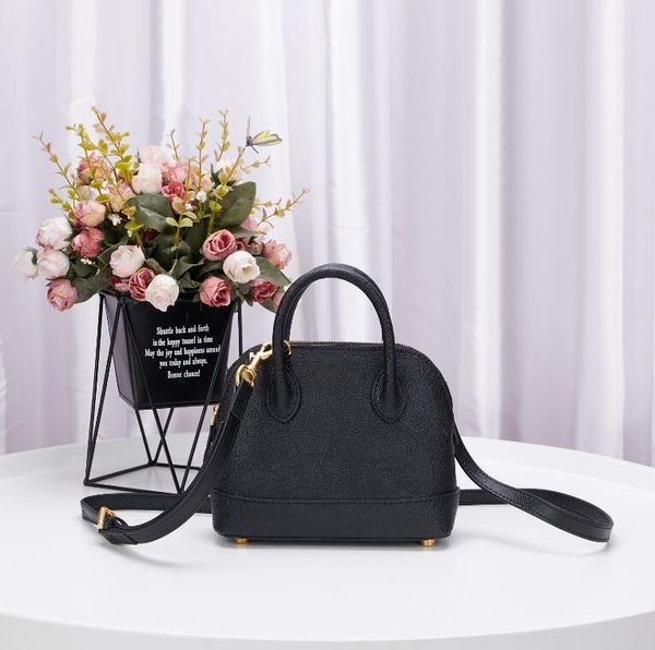 2020 womens fashion classic shell bags luxury lock designer lady small handbags shoulder bag 18x8x16cm
2020 womens fashion classic shell bags luxury lock designer lady small handbags shoulder bag 18x8x16cm
