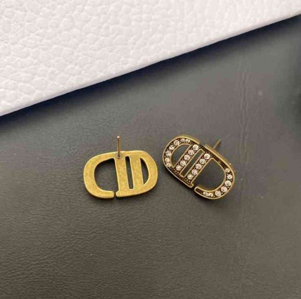 new brilliant diamonds inlaid silver needle earrings for women 
new brilliant diamonds inlaid silver needle earrings for women