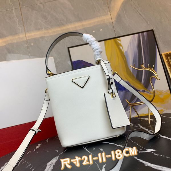 designer ladies evening bags handbag single shoulder leather luxury classic fashion formal leisure size 21-11-18cm
designer ladies evening bags handbag single shoulder leather luxury classic fashion formal leisure size 21-11-18cm