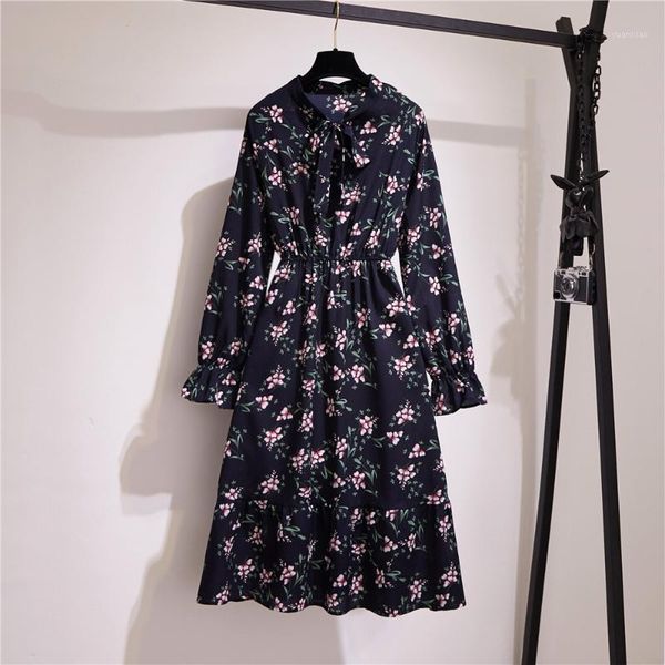 2020 spring chiffon midi dress korean floral printing ruffles dress pleated hem elegant party bow tie vestidos1, Black;gray
2020 spring chiffon midi dress korean floral printing ruffles dress pleated hem elegant party bow tie vestidos1, Black;gray