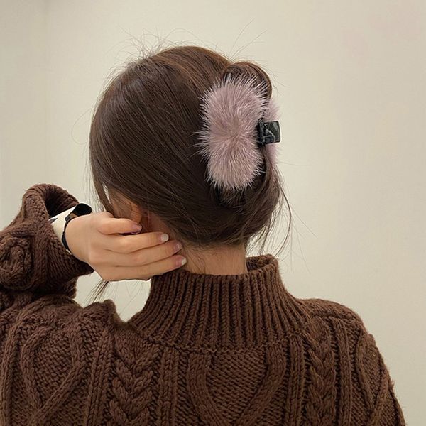 korean and winter mink accessories autumn girl's back head big hair grabbing shark clip, White;black
korean and winter mink accessories autumn girl's back head big hair grabbing shark clip, White;black