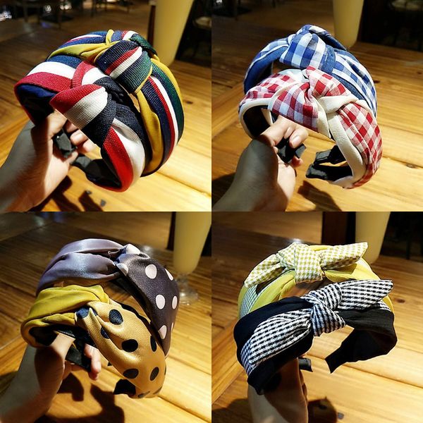 2020 new hairband wide edge simple fabric headband korean band knot washing hair accessories versatile hairpin
2020 new hairband wide edge simple fabric headband korean band knot washing hair accessories versatile hairpin