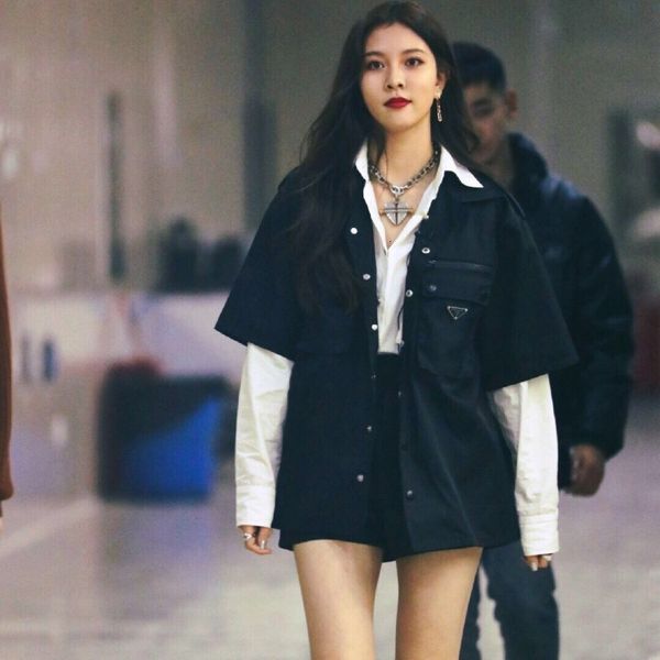cc song yanfei star same women's 2021 spring shirt korean version loose bf work style msmp, White;black
cc song yanfei star same women's 2021 spring shirt korean version loose bf work style msmp, White;black