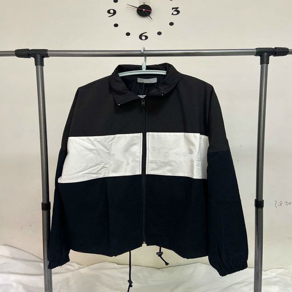 2020 spring new mens et fashion trend loose cotton fabric windproof hit color stitching M--XL men's and womens same coat, Black;brown
2020 spring new mens et fashion trend loose cotton fabric windproof hit color stitching M--XL men's and womens same coat, Black;brown