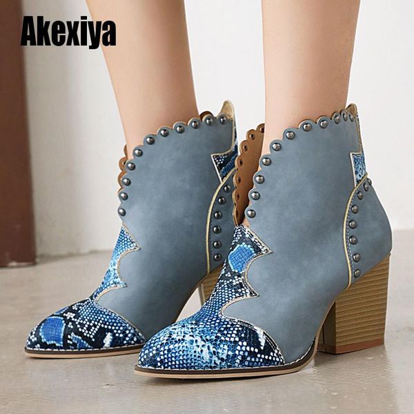 women black ankle boots rivets low square heeled women boots zapatos mujer shoes western plus size 43 u901
women black ankle boots rivets low square heeled women boots zapatos mujer shoes western plus size 43 u901