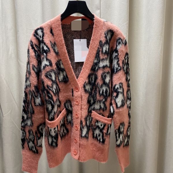 1222 2022 milan style spring summer brand same style sweater print long sleeve v new cardigan women clothes xue, White;black
1222 2022 milan style spring summer brand same style sweater print long sleeve v new cardigan women clothes xue, White;black
