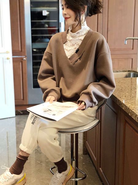 autumn and winter 2020 new european fashion women's wear fake two piece design sense sweater foreign style plush top, Black
autumn and winter 2020 new european fashion women's wear fake two piece design sense sweater foreign style plush top, Black