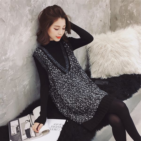 autumn and winter new half high collar knitted bottoming small shirt v-neck bright silk two piece t-shirt girls' long sleeve wool top
autumn and winter new half high collar knitted bottoming small shirt v-neck bright silk two piece t-shirt girls' long sleeve wool top