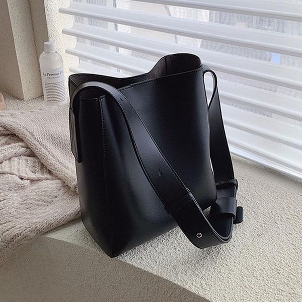 large capacity pu leather shoulder bags for women winter vintage crossbody handbags women's comtosite bucket bag
large capacity pu leather shoulder bags for women winter vintage crossbody handbags women's comtosite bucket bag