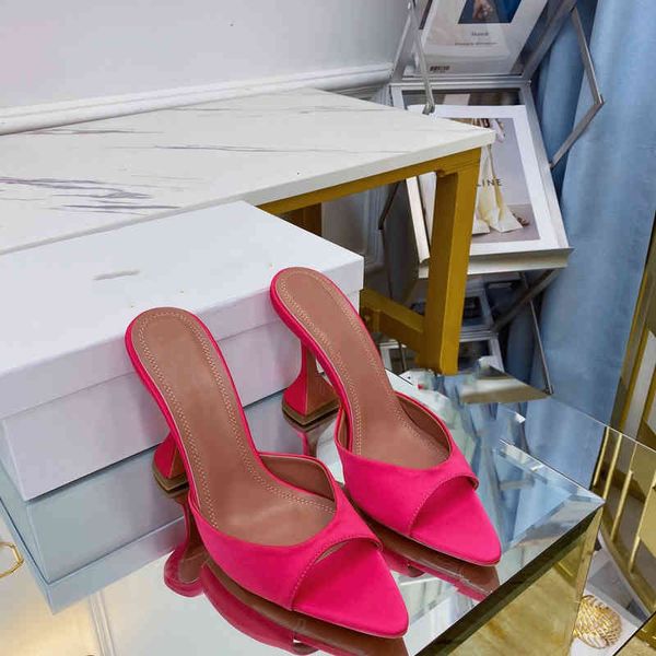 high-quality 2022 designer party dress shoes bride ladies fashion pointed silk all-match high heels, Black
high-quality 2022 designer party dress shoes bride ladies fashion pointed silk all-match high heels, Black