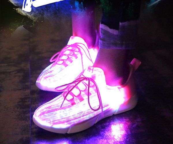 2020 new led fiber optic bar for girls boys men women children usb recharge glowing sneakers man light up shoes, Black;red
2020 new led fiber optic bar for girls boys men women children usb recharge glowing sneakers man light up shoes, Black;red